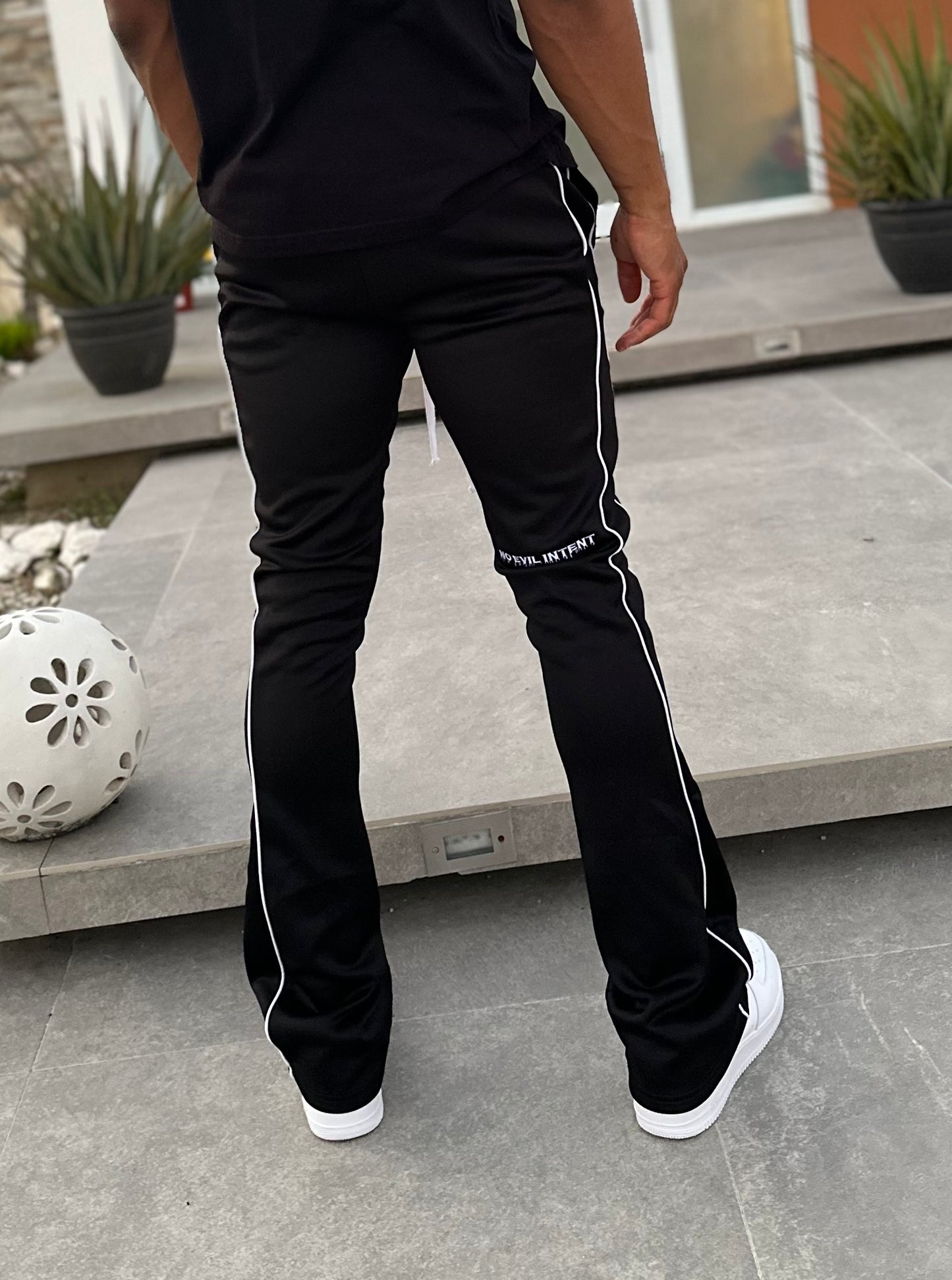 Pure Hearted Stacked Pants(Black)